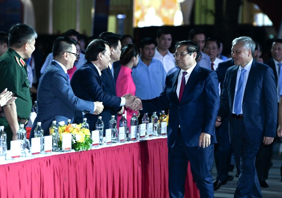 Thủ tướng Phạm Minh Chính cùng các đại biểu đến dự lễ bế mạc triển lãm