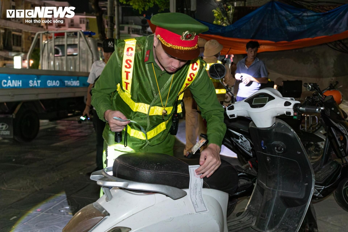 Các xe vi phạm được niêm phong và đưa về trụ sở.