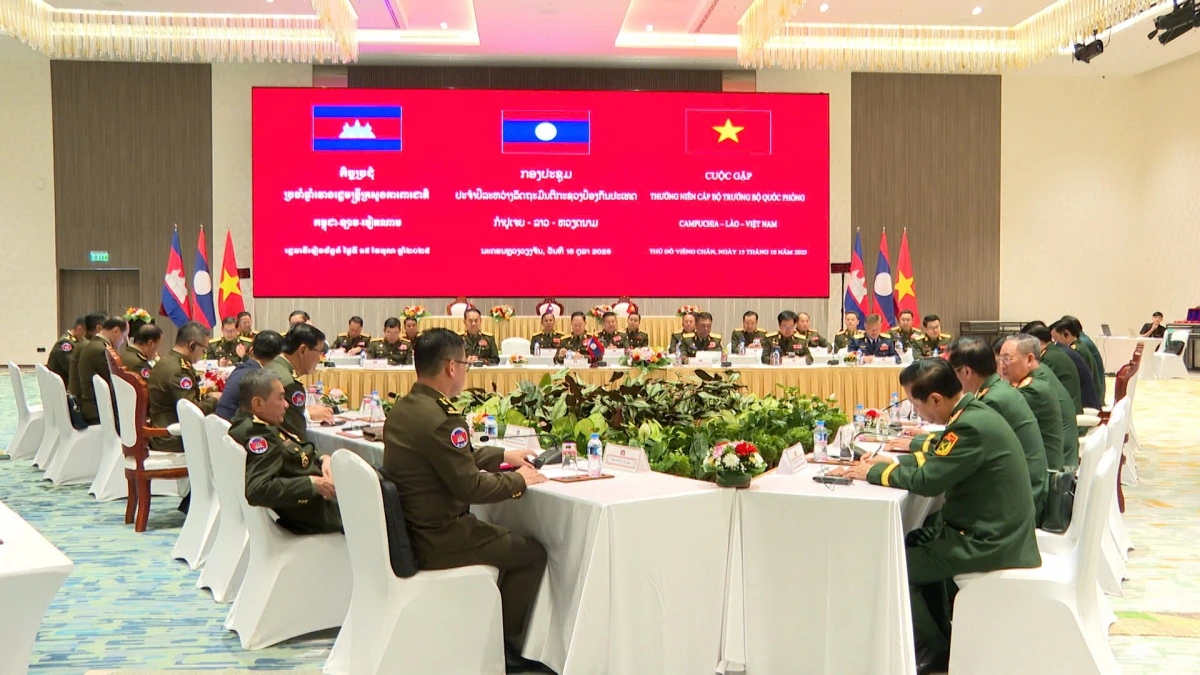 Cuộc gặp Bộ trưởng Bộ Quốc phòng 3 nước Việt Nam-Lào-Campuchia