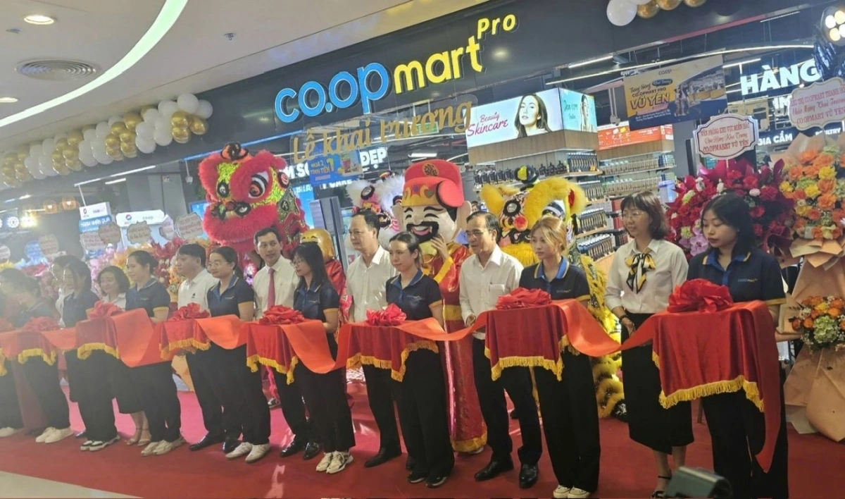 Ngày 30/9/2025, Co.opmart Pro Vũ Yên chính thức khai trương tại tại Vincom Mega Mall Vũ Yên (Thành phố Hải Phòng)