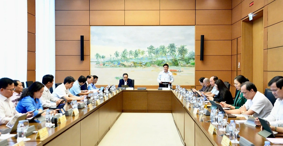 Chủ tịch Quốc hội Trần Thanh Mẫn tham gia họp tổ về Dự án Luật Hàng không dân dụng Việt Nam (sửa đổi)