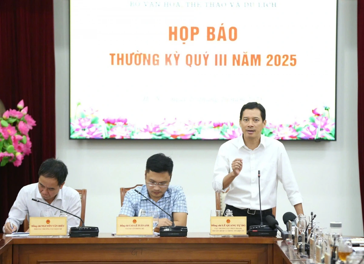 Ông Lê Quang Tự Do chia sẻ về việc phim chủ đề “Tổng tài” tràn lan trên mạng xã hội thời gian gần đây. Ảnh: Trần Huấn