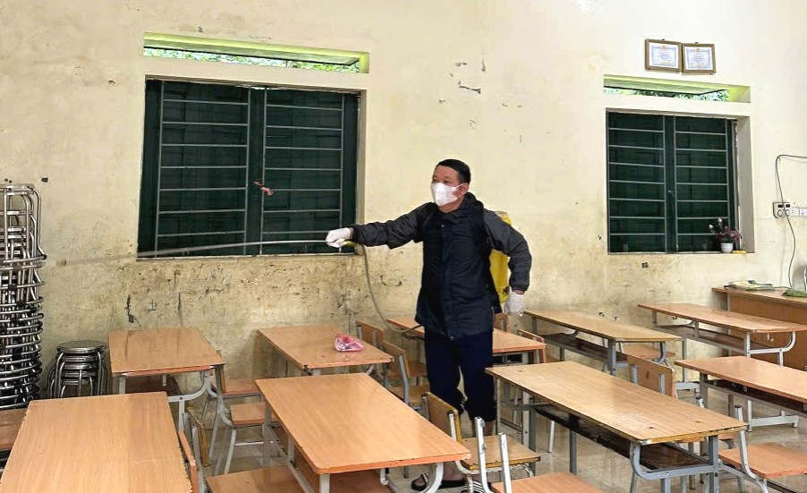 Đảm bảo an toàn sức khỏe cho các em học sinh khi đến trường.