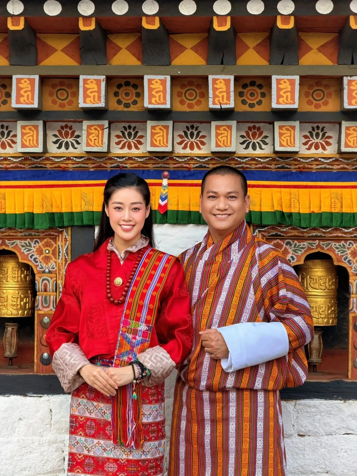Hoa hậu Khánh Vân cùng ông xã khám phá Bhutan.
