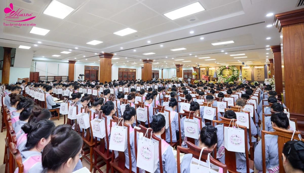 Tập thể nhân viên quy tụ tại Tu viện Vĩnh Nghiêm – lan tỏa tinh thần hiếu đạo và lòng từ bi