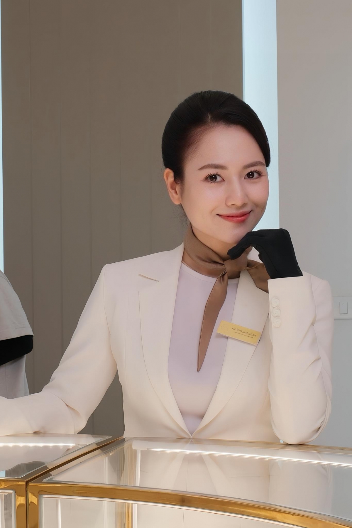 Việt Hoa đang nhận được nhiều sự chú ý từ khán giả khi vào vai Ngân trong bộ phim truyền hình "Gió ngang khoảng trời xanh". Phim được làm lại từ tác phẩm "30 chưa phải là hết" của Trung Quốc, xoay quanh cuộc sống của ba người phụ nữ hiện đại: Mỹ Anh, Lam và Ngân. Mỗi người có một con đường riêng, đối diện với những thử thách khác nhau trong hôn nhân, sự nghiệp và tình yêu. 