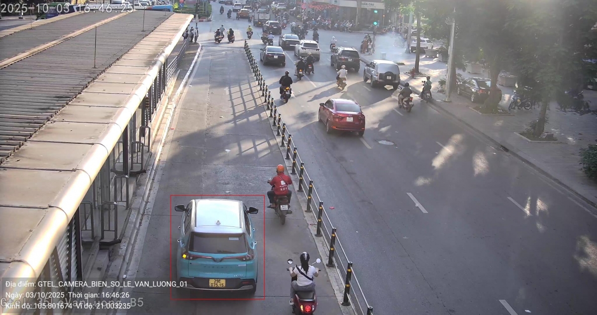 Camera AI trên đường Lê Văn Lương (Hà Nội) phát hiện hàng loạt trường hợp vi phạm khi đi vào làn BRT