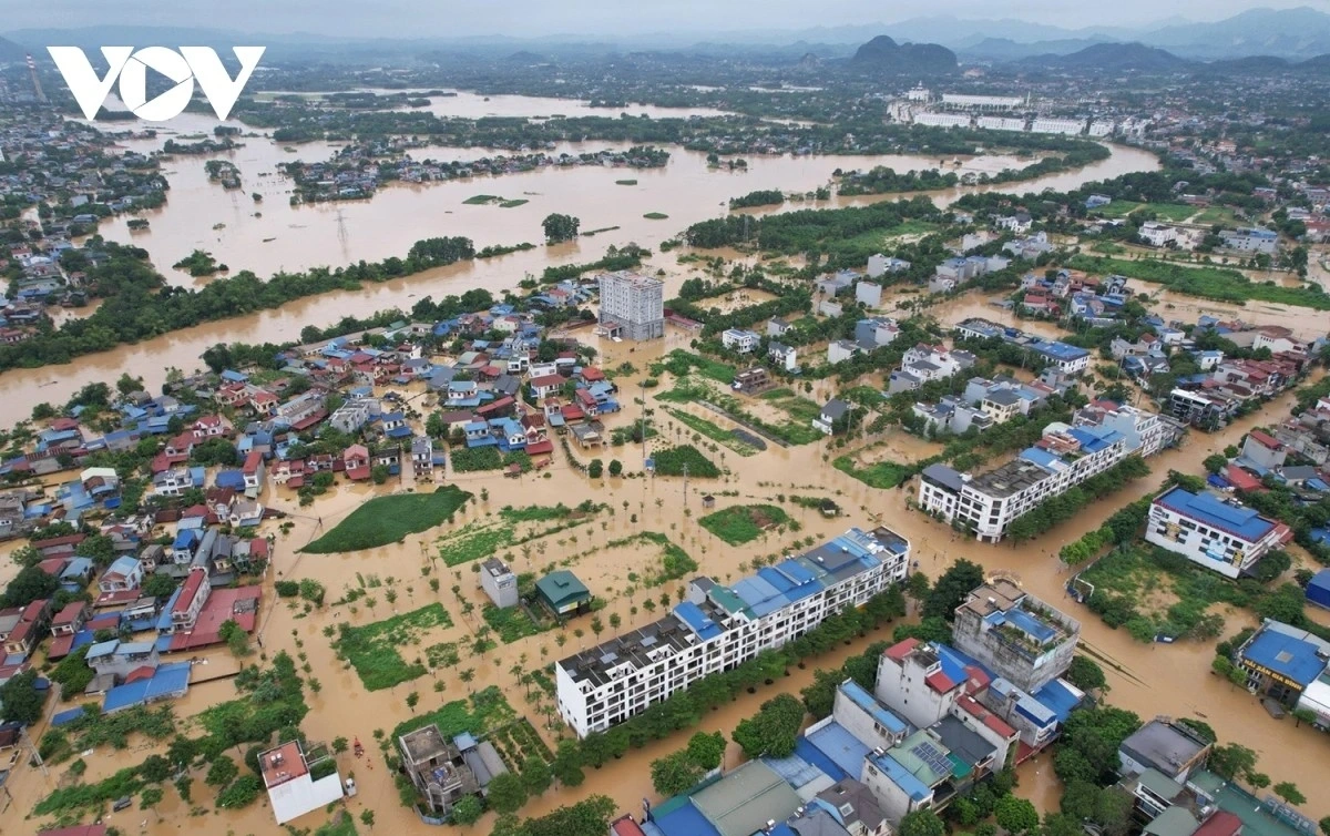 Những cơn bão dồn dập, mưa lũ vượt lịch sử liên tiếp trong giai đoạn vừa qua cho thấy biến đổi khí hậu đang đẩy Việt Nam vào chu kỳ thiên tai mới, cực đoan và khó dự báo hơn. Khi “lũ chồng lũ”, “bão chồng bão” trở thành bình thường mới, việc thay đổi cách phòng chống và quản lý thiên tai là yêu cầu cấp bách