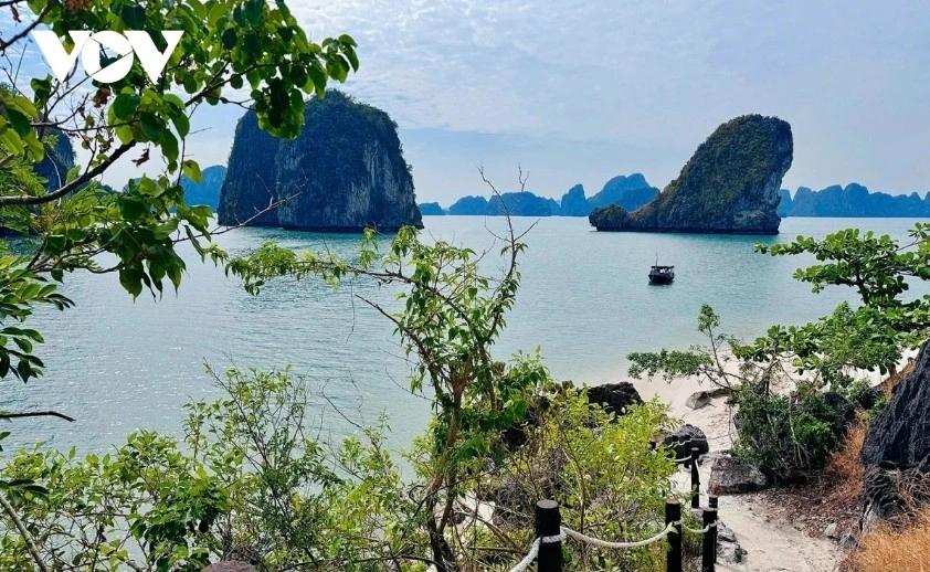 Ha Long Bay- a world heritage site, offers breathtaking natural beauty