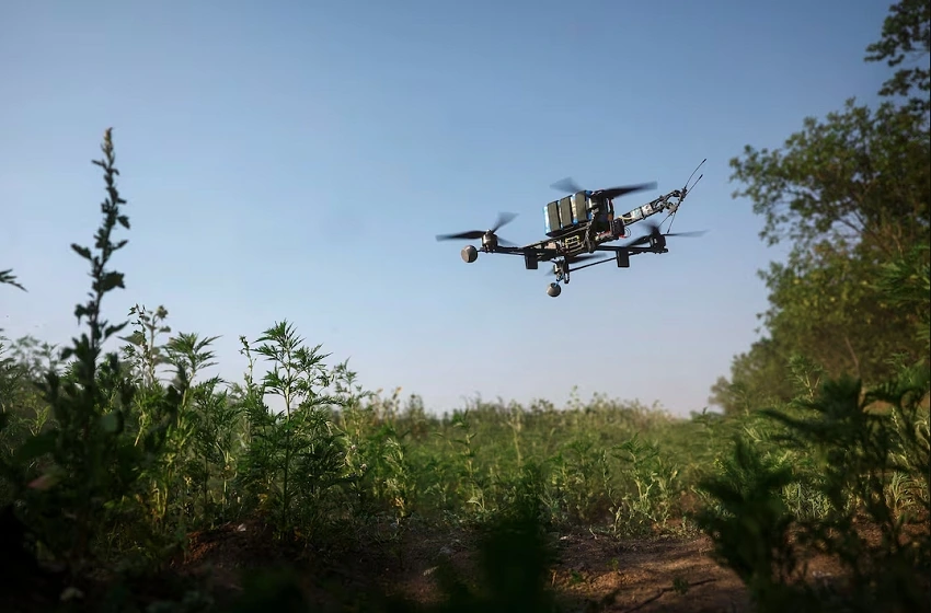 Máy bay không người lái đánh chặn FPV giữa cuộc tấn công của Nga vào Ukraine, tại vùng Dnipropetrovsk. Ảnh Reuters