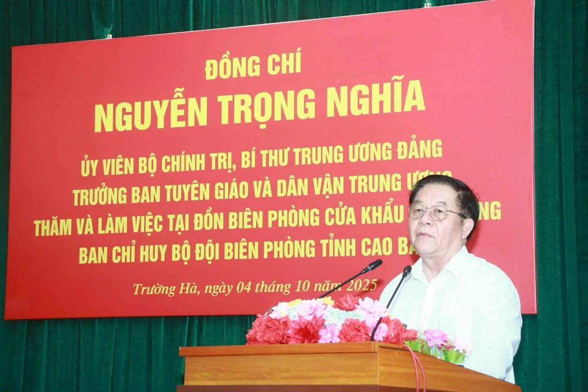 Trưởng ban Tuyên giáo và Dân vận Trung ương Nguyễn Trọng Nghĩa phát biểu tại buổi làm việc.