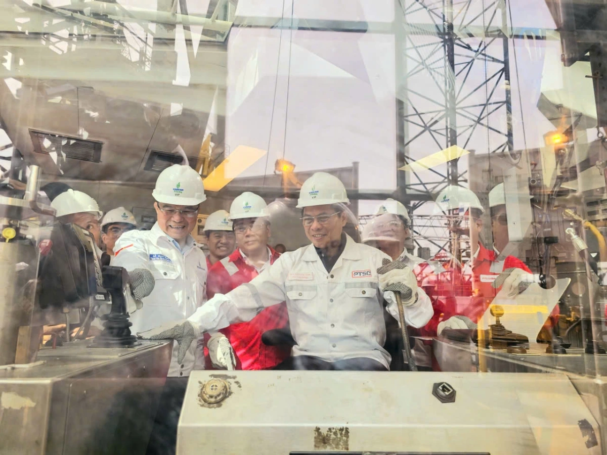 Lãnh đạo Chính phủ, Petrovietnam, PVEP, PVEP POC thực hiện nghi thức đón dòng dầu thương mại đầu tiên từ dự án phát triển mỏ Đại Hùng pha 3
