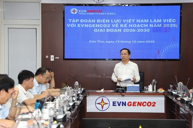 Ông Nguyễn Xuân Nam – Phó TGĐ EVN phát biểu chỉ đạo tại buổi làm việc