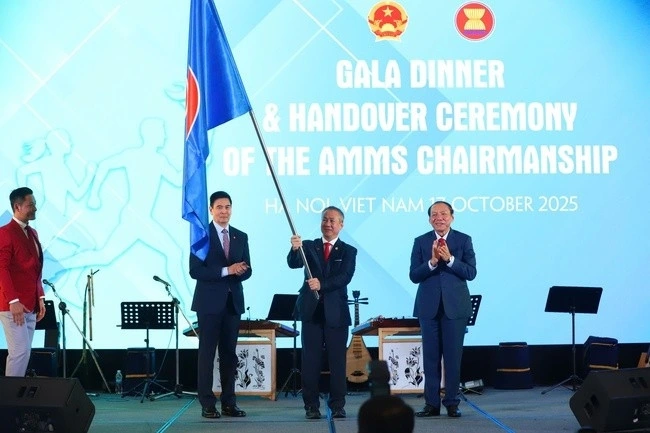 At the handover ceremony of the AMMS Chairmanship on October 17