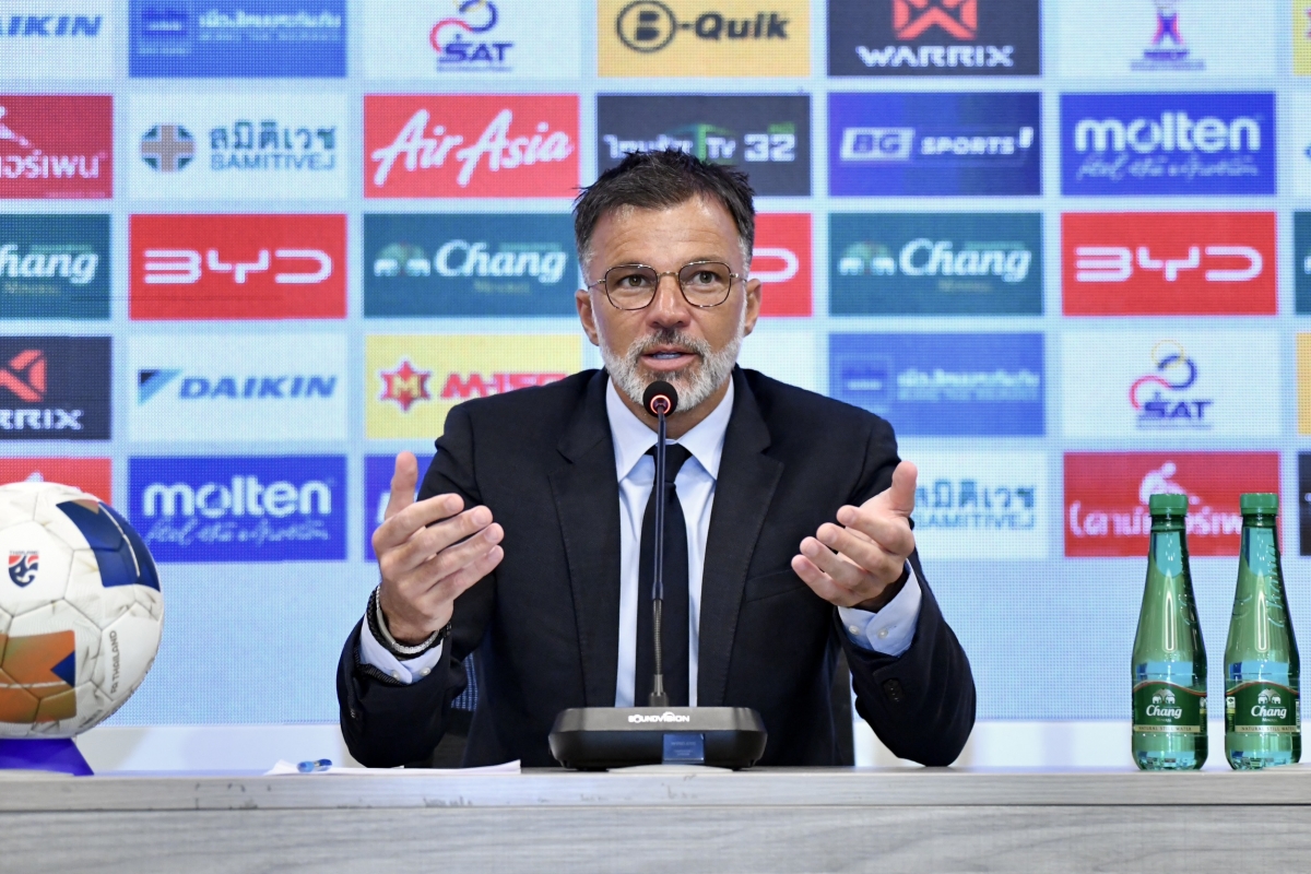 HLV Anthony Hudson. (Ảnh: FAT)