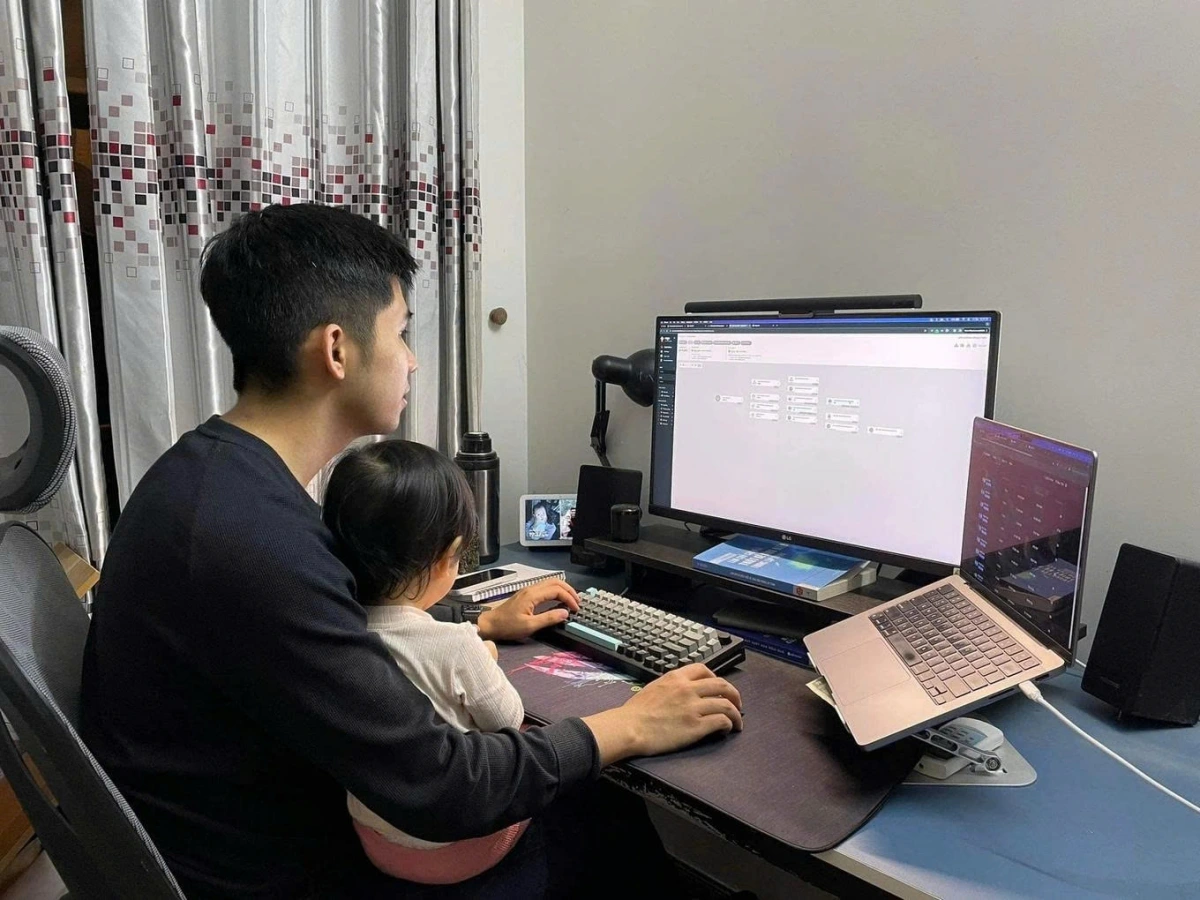 Từ Tất Huân cùng đồng đội cho ra đời ứng dụng "Thông tin cứu hộ"