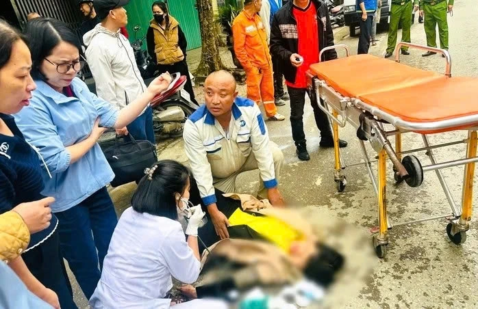 Nạn nhân sau đó được đưa đến bệnh viện kịp thời. (Ảnh: Mạng xã hội)