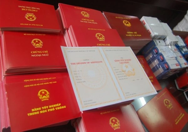 Bộ GD-ĐT đề xuất giao Sở GD-ĐT in phôi bằng, chứng chỉ thay vì bộ này thực hiện
