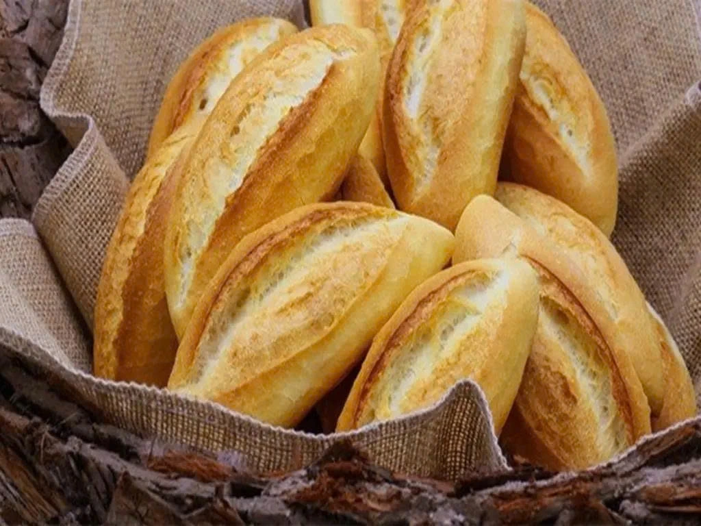 Người tiêu dùng nên chỉ mua lượng bánh vừa đủ dùng trong ngày, vừa tránh lãng phí thực phẩm, vừa đảm bảo an toàn cho sức khỏe