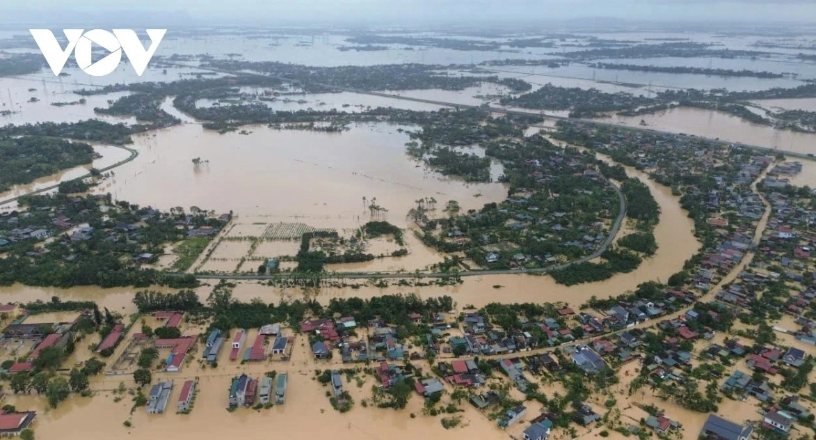 Mưa bão gây ngập lụt ở nhiều địa phương