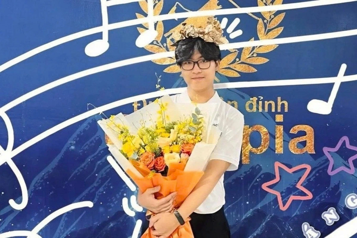 Không chỉ nổi bật về học lực, Bảo Khánh còn tích cực tham gia hoạt động ngoại khóa và hiện là Trưởng ban chuyên môn CLB Tâm lý học của trường (Ảnh: VTV)