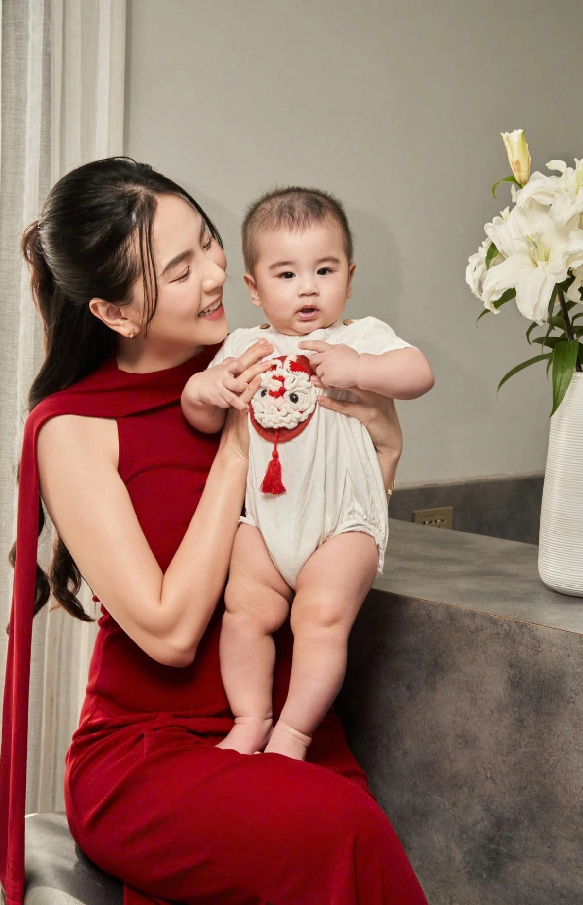 MC Mai Ngọc khoe quý tử 6 tháng tuổi đáng yêu, bụ bẫm.