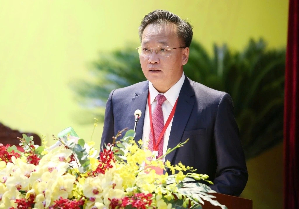 Bí thư Tỉnh ủy Hưng Yên Nguyễn Hữu Nghĩa trình bày báo cáo tại Đại hội