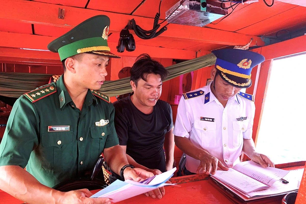 Bộ đội Biên phòng tỉnh An Giang phối hợp các lực lượng chức năng tăng cường công tác kiểm tra, kiểm soát