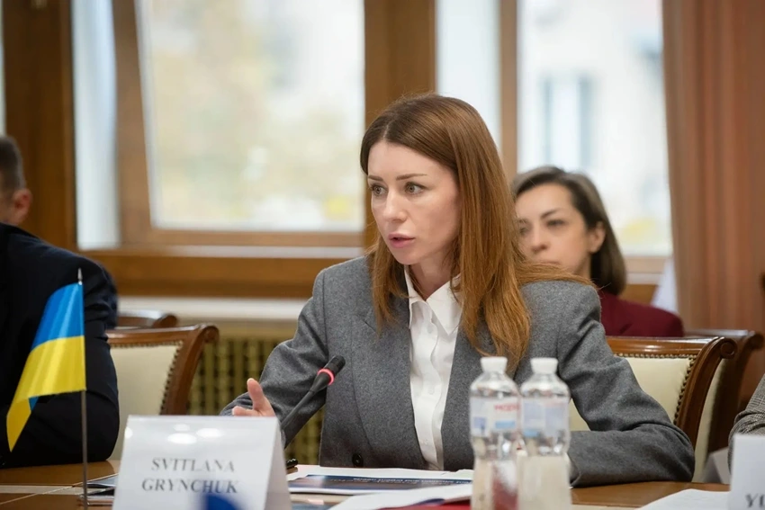 Bộ trưởng Năng lượng Ukraine Svitlana Hrynchuk tại cuộc gặp với các đại sứ G7 ngày 7-10-2025. Ảnh: The Kyiv Independent