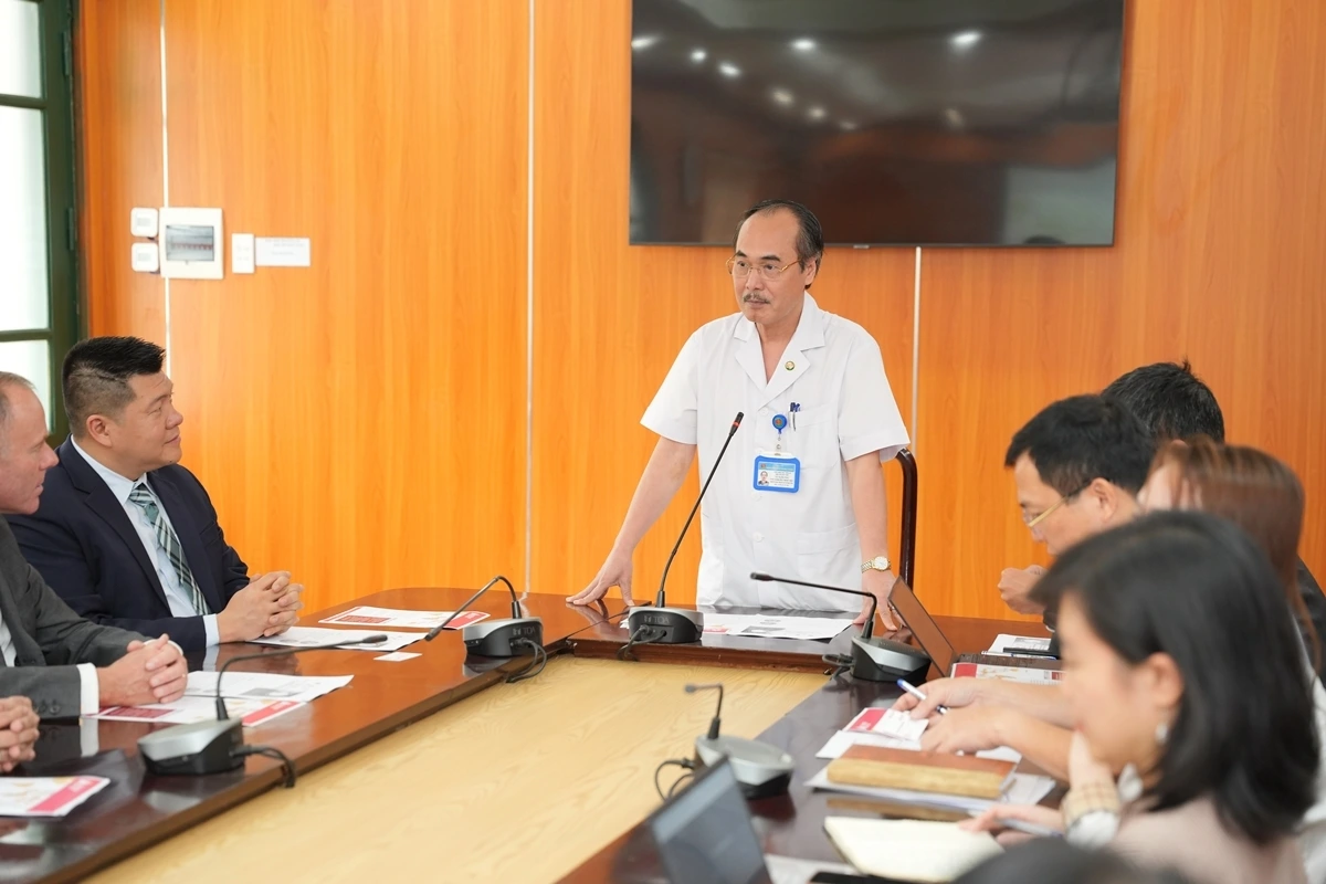 PGS. TS Vũ Xuân Phú, Phó Giám đốc Bệnh viện Phổi Trung ương