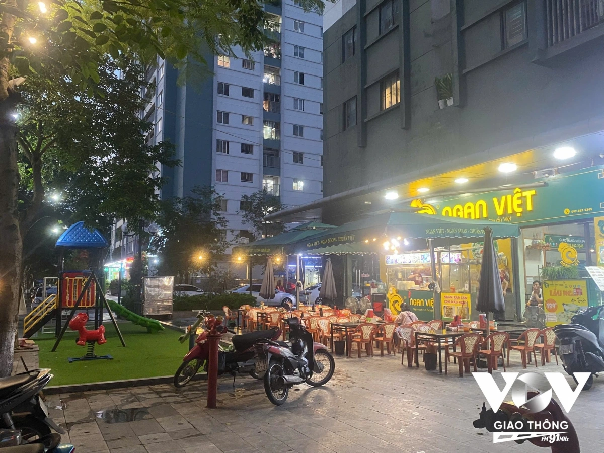 Việc sân chơi bị xâm lấn không chỉ làm mất đi không gian sinh hoạt cộng đồng mà còn ảnh hưởng trực tiếp đến sức khỏe thể chất và sự phát triển toàn diện của trẻ nhỏ