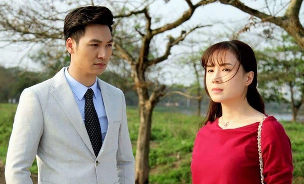 Mạnh Trường và Hồng Diễm trong phim "Cả một đời ân oán" (Ảnh: VTV)
