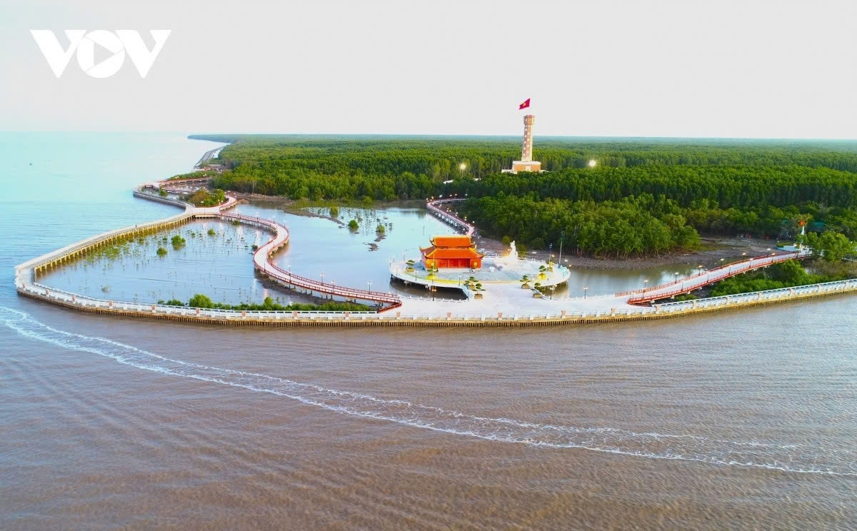 Ca Mau Cape is one of the top destinations that any Vietnamese person desires to set foot in at least once in their life.
