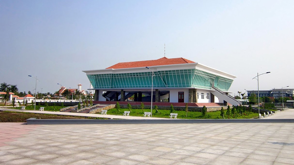 Di tích Chiến thắng Chương Thiện (phường Vị Tân) đang là địa chỉ đỏ thu hút nhiều lượt khách du lịch về nguồn ở khu vực Hậu Giang cũ.