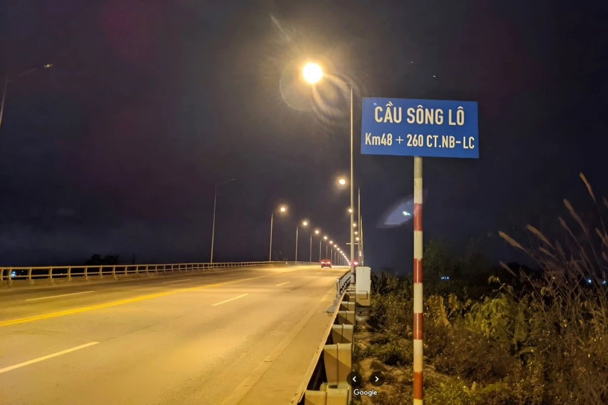 Phú Thọ dừng lưu thông qua cầu Sông Lô để xử lý sự cố trụ cầu.