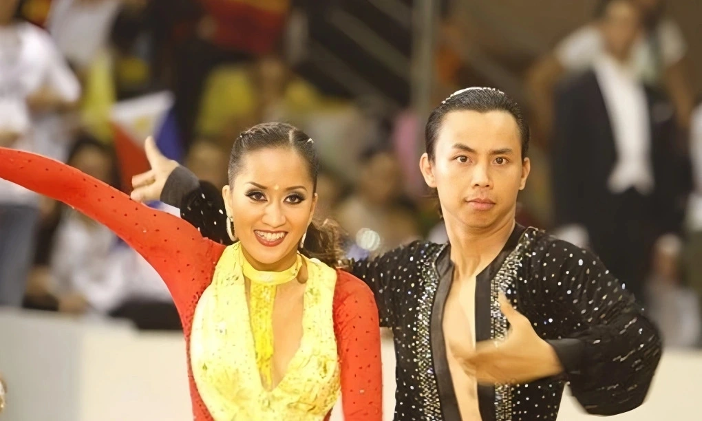 Dõi theo các vận động viên tại Giải vô địch quốc gia Dancesport 2025, Khánh Thi xúc động nhớ kỷ niệm lần đầu đăng quang cùng Chí Anh và hành trình 20 năm gắn bó với bộ môn khiêu vũ thể thao.
