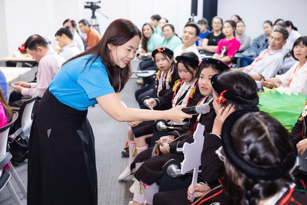 Chị Cao Thị Thanh Mai, Chủ tịch Công đoàn, là người từng tự nguyện ở lại nhà máy Acecook ủng hộ tinh thần anh chị em xuyên suốt 3 tháng trong đợt dịch COVID-19