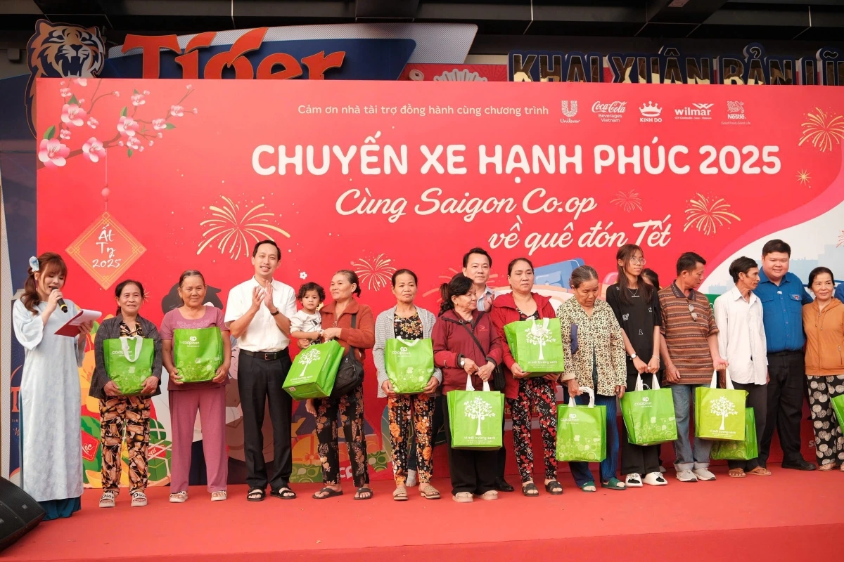 Chương trình “Chuyến xe hạnh phúc” của Saigon Co.op – hoạt động an sinh xã hội thường niên, thể hiện trách nhiệm và nghĩa tình doanh nghiệp Thành phố