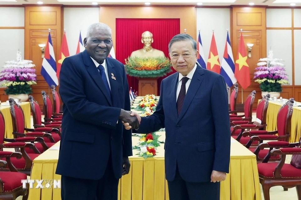 Chiều /10, tại Trụ sở Trung ương Đảng, Tổng Bí thư Tô lâm đã tiếp Chủ tịch Quốc hội Cuba Esteban Lazo Hernández. Hai bên nhất trí tăng cường trao đổi lý luận và kinh nghiệm thực tiễn, trong bối cảnh Việt Nam tổ chức Đại hội Đảng toàn quốc lần thứ XIV và Cuba tổ chức Đại hội Đảng toàn quốc lần thứ IX vào năm 2026. Chủ tịch Quốc hội Cuba khẳng định Cuba hết sức coi trọng tham khảo và tiếp thu kinh nghiệm thực tiễn của Việt Nam trong công cuộc Đổi mới và xây dựng chủ nghĩa xã hội.