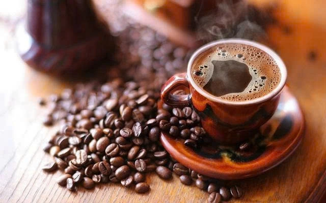 Uống điều độ, chọn loại phù hợp và kết hợp với chế độ ăn hợp lý sẽ giúp bạn vừa tận hưởng hương vị cà phê, vừa bảo vệ dạ dày khỏe mạnh