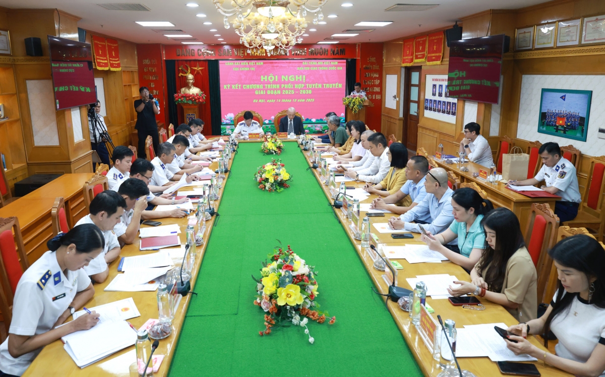 Quang cảnh Hội nghị ký kết.