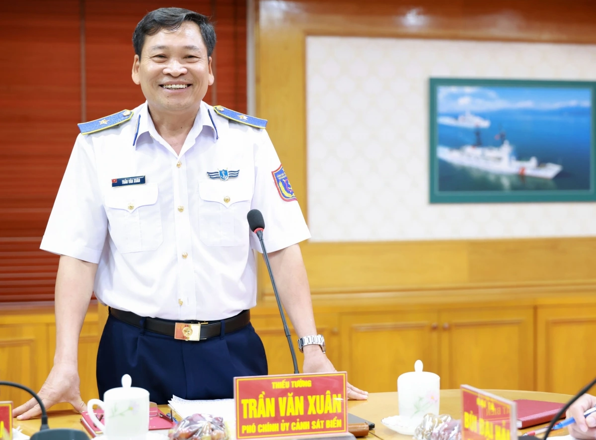 Thiếu tướng Trần Văn Xuân - Phó Chính ủy Cảnh sát biển Việt Nam phát biểu.