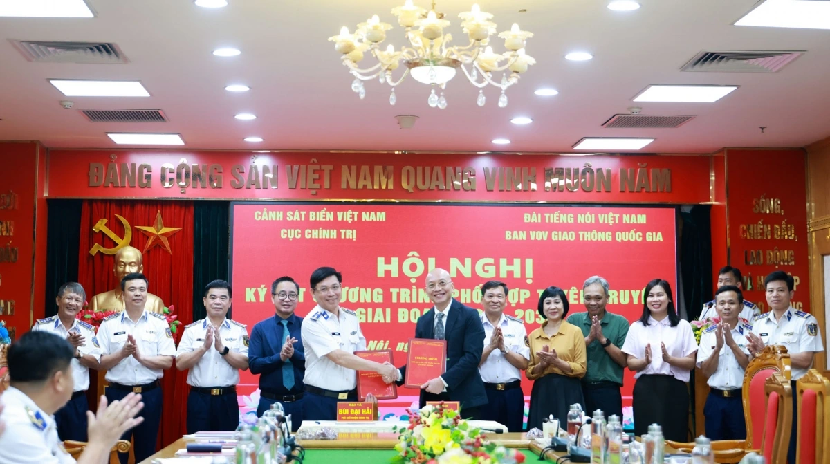 Cục Chính trị Cảnh sát biển Việt Nam và Ban VOV Giao thông Quốc gia ký kết Chương trình phối hợp tuyên truyền, giai đoạn 2025 - 2030.