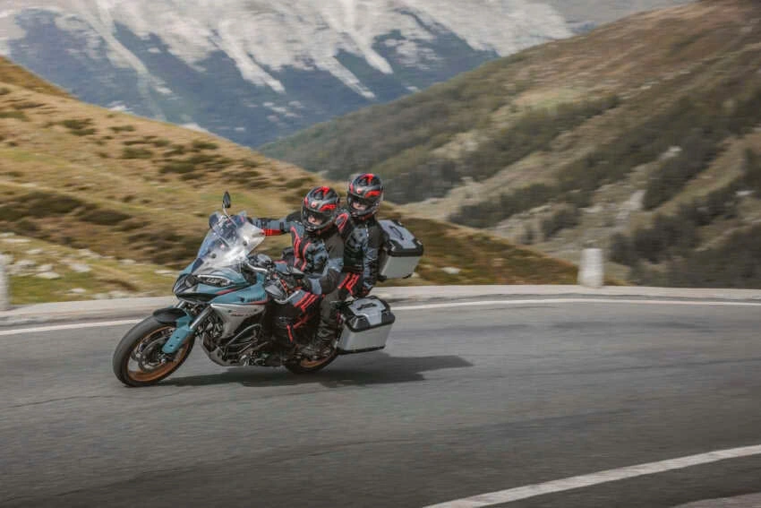 Ducati Multistrada V4 Rally với 2 màu 