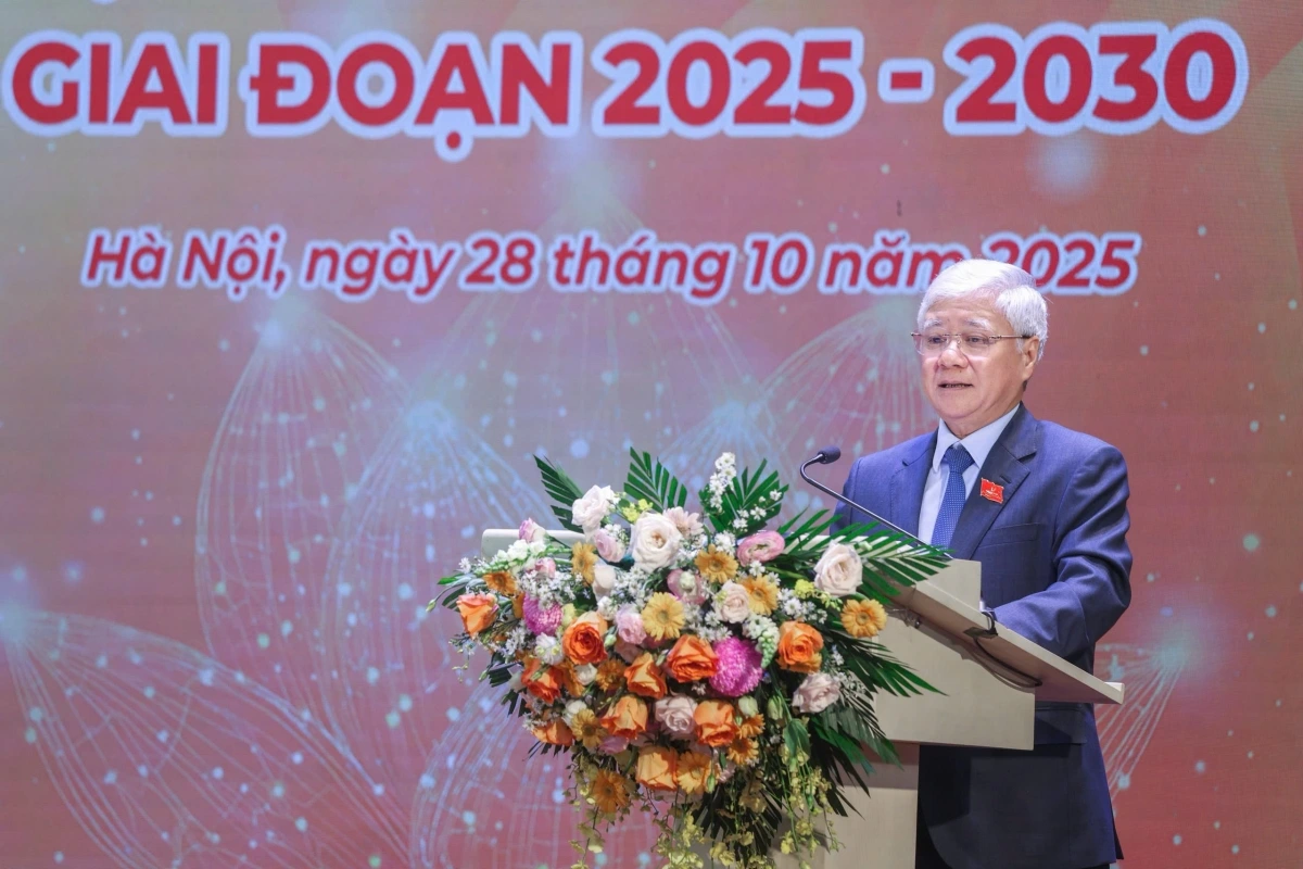 Chủ tịch UBTƯ MTTQ Việt Nam Đỗ Văn Chiến phát biểu tại đại hội.