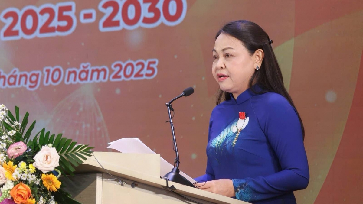 Bà Nguyễn Thị Thu Hà, Ủy viên Trung ương Đảng, Phó Chủ tịch, Tổng Thư ký Ủy ban Trung ương MTTQ Việt Nam phát biểu khai mạc Đại hội. 