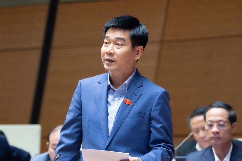 ĐBQH Lê Thanh Hoàn - Thanh Hoá góp ý vào dự thảo luật. Ảnh Quốc hội