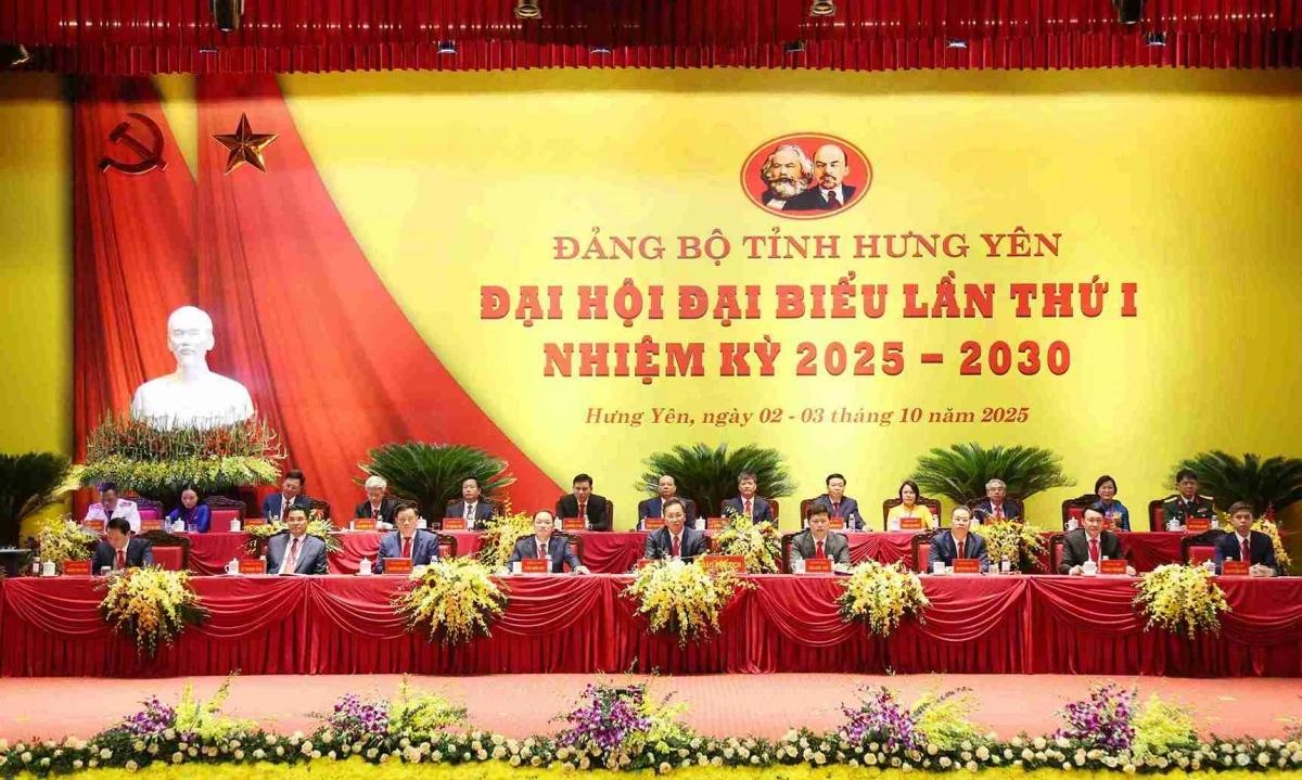 Ngày làm việc thứ nhất Đại hội Đảng bộ tỉnh Hưng Yên.