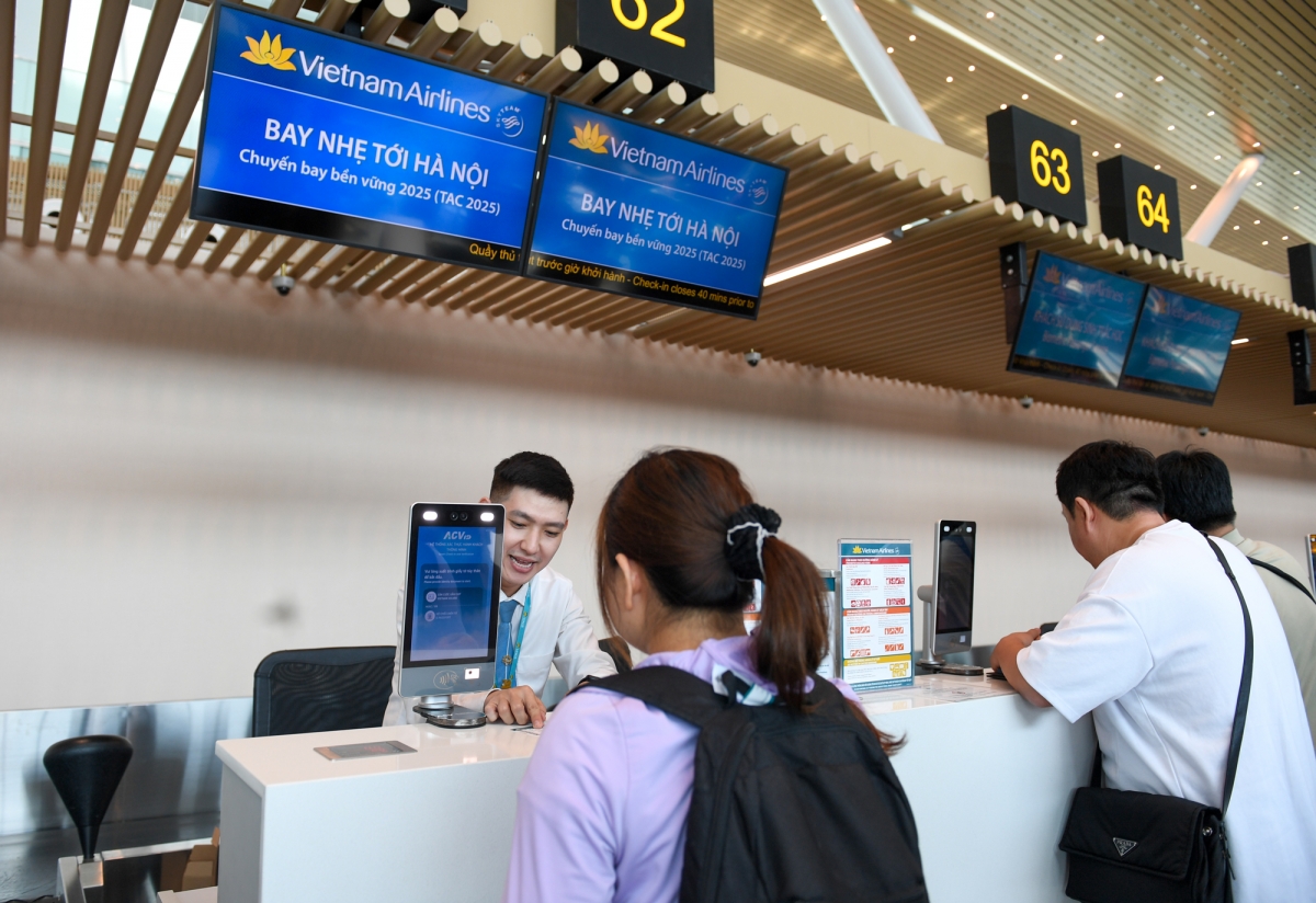 Gần 80% hàng khách trên chuyến “Bay nhẹ tới Hà Nội” thực hiện check-in online và sinh trắc học toàn trình khi làm thủ tục bay