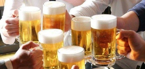 Lạm dụng rượu bia làm tăng nguy cơ mắc bệnh Gout